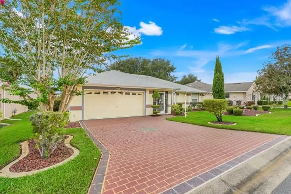 4950 Glen Coe Street Leesburg FL 34748