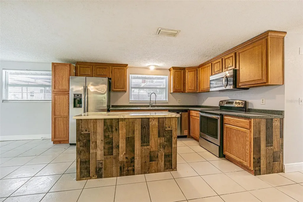 6321 Spanish Main Drive Apollo Beach FL 33572