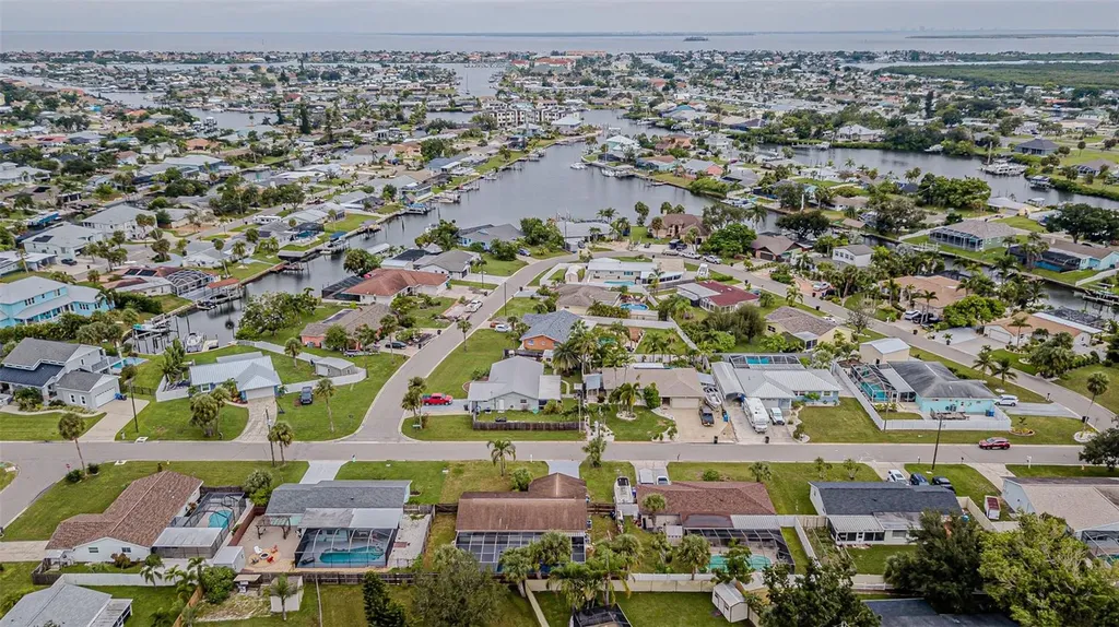 6321 Spanish Main Drive Apollo Beach FL 33572