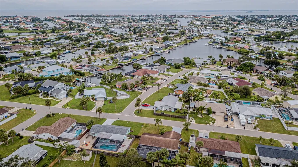 6321 Spanish Main Drive Apollo Beach FL 33572