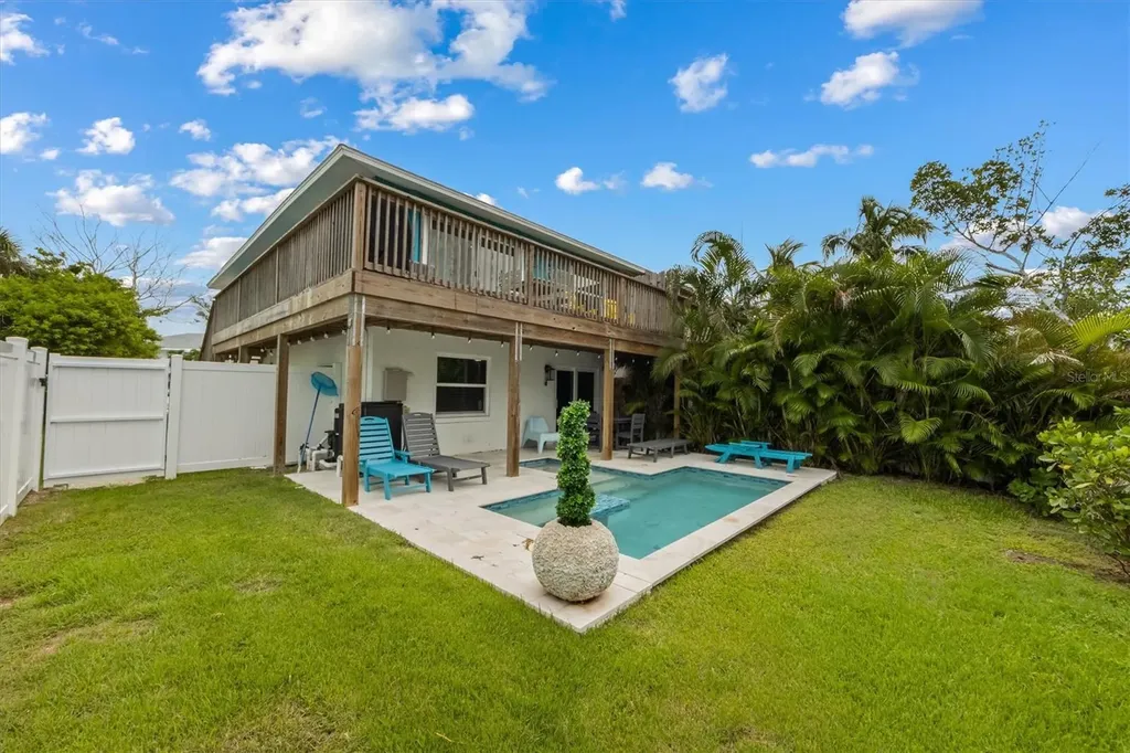 6808 Palm Drive Holmes Beach FL 34217