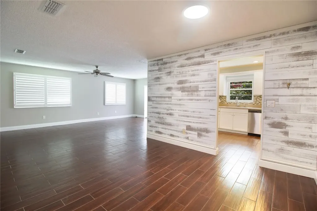 6080 80th Street N St Petersburg FL 33709