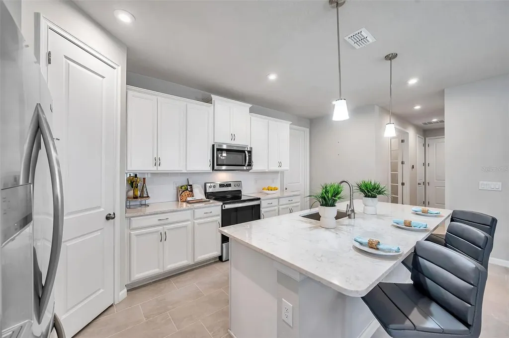 3747 Laughing Dove Avenue Sun City Center FL 33573