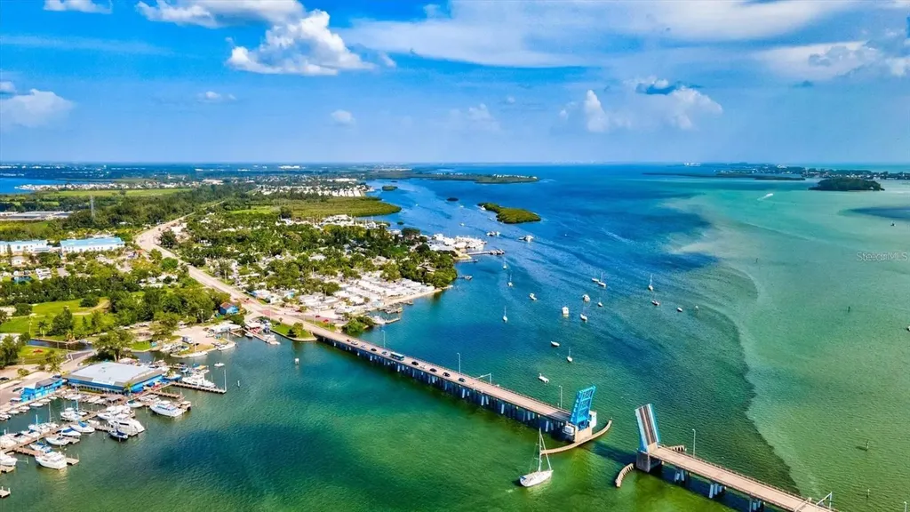 1121 Riverscape Street Bradenton FL 34208