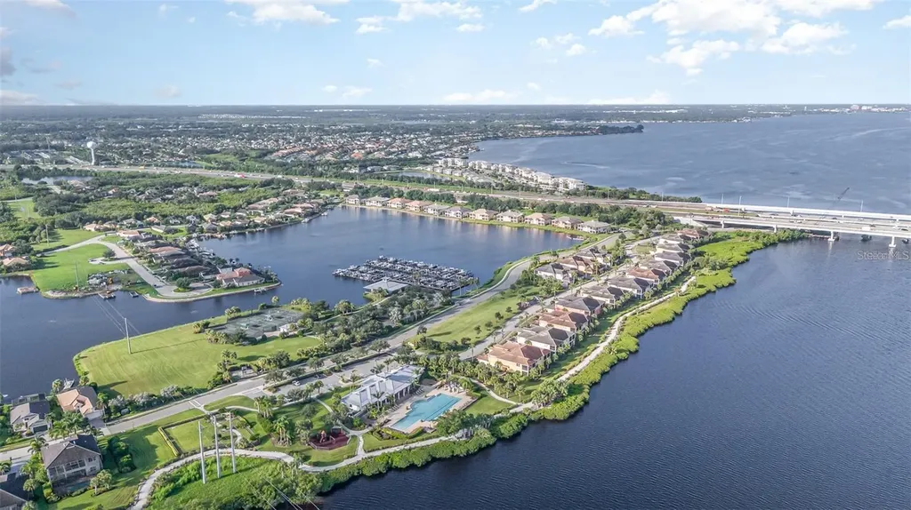 1121 Riverscape Street Bradenton FL 34208