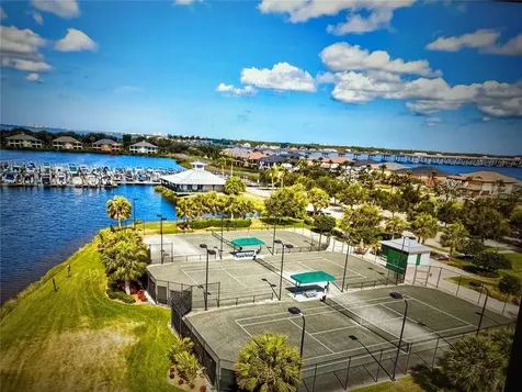 1121 Riverscape Street Bradenton FL 34208