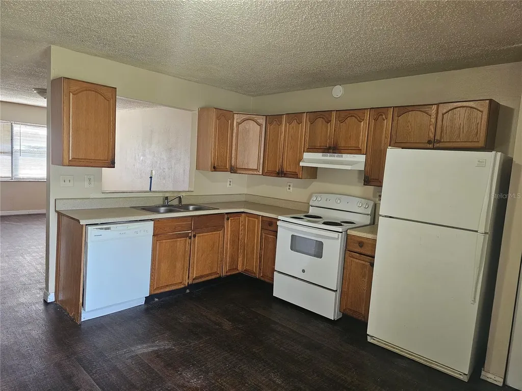 384-386 Cocoa Court Kissimmee FL 34758