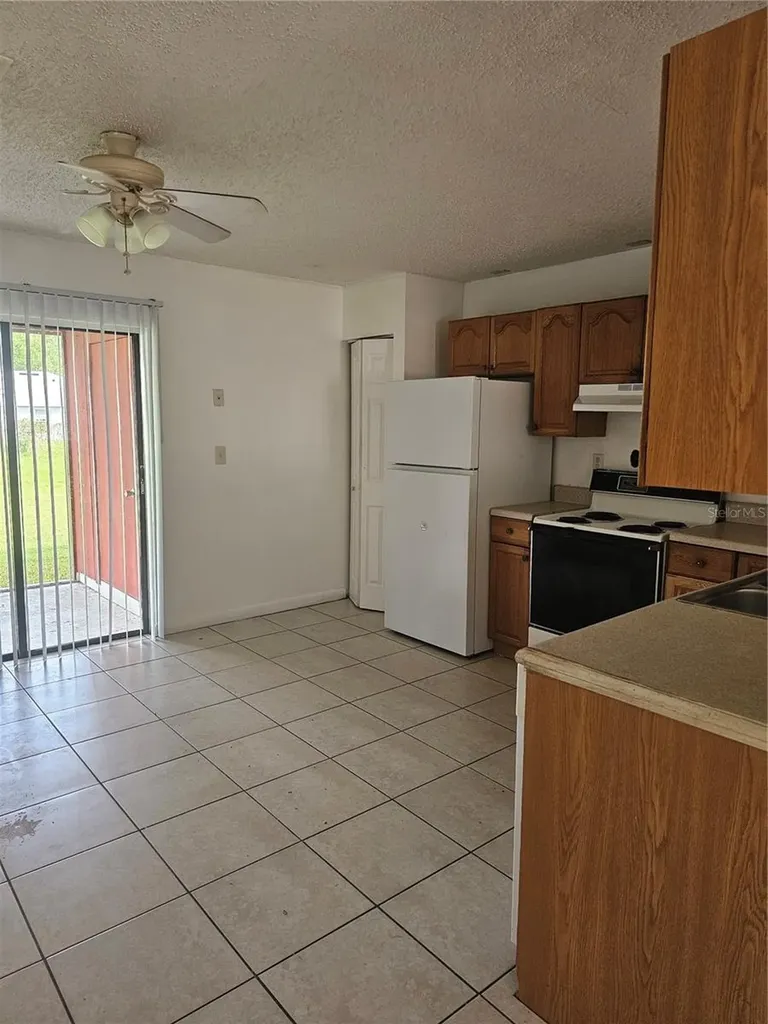 384-386 Cocoa Court Kissimmee FL 34758