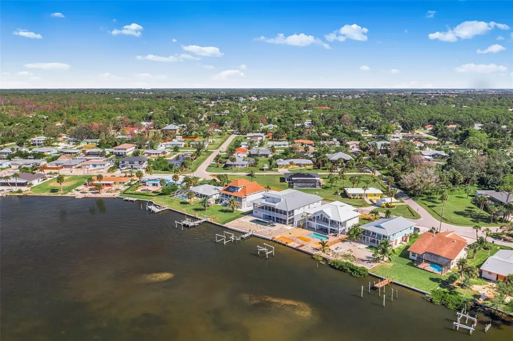 915 Suncrest Lane Englewood FL 34223