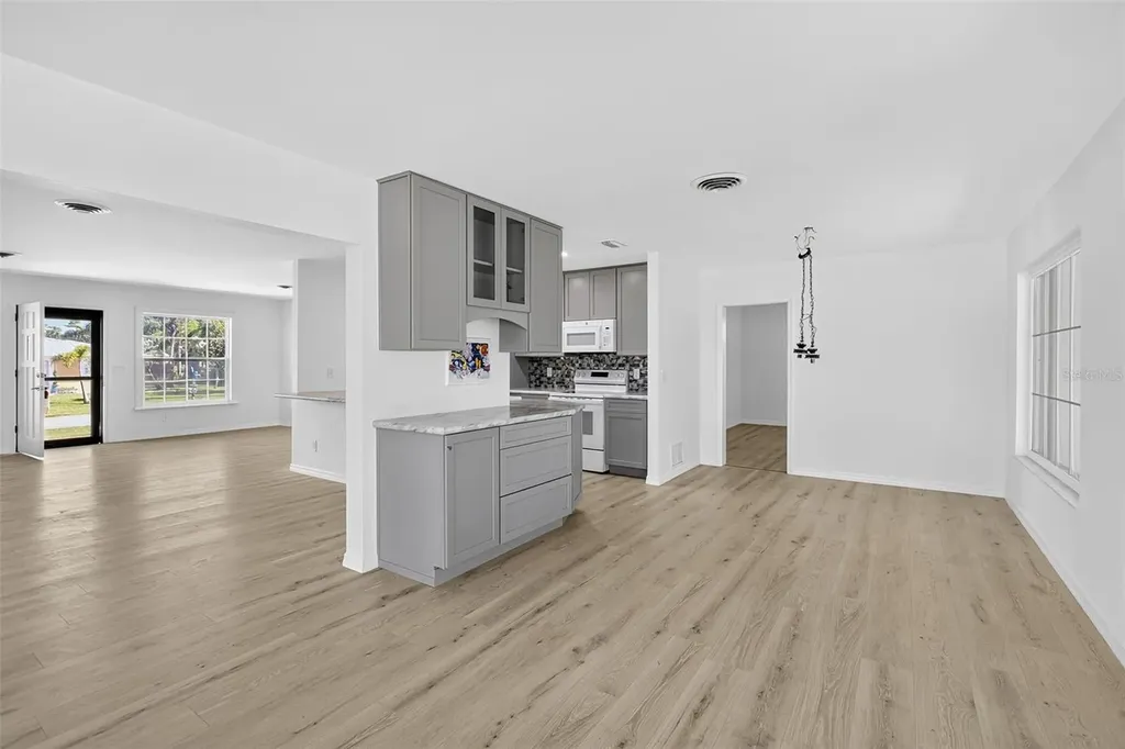915 Suncrest Lane Englewood FL 34223