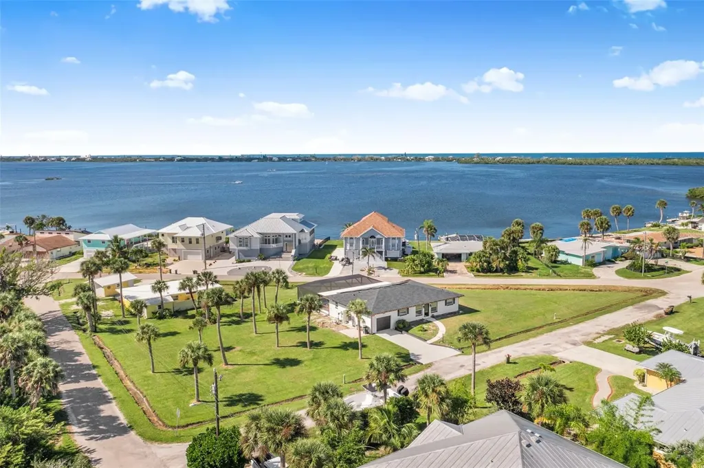 915 Suncrest Lane Englewood FL 34223