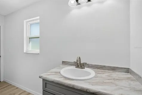 915 Suncrest Lane Englewood FL 34223
