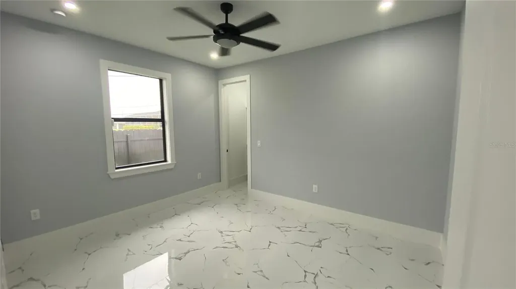 21 NW 7th Street Cape Coral FL 33993