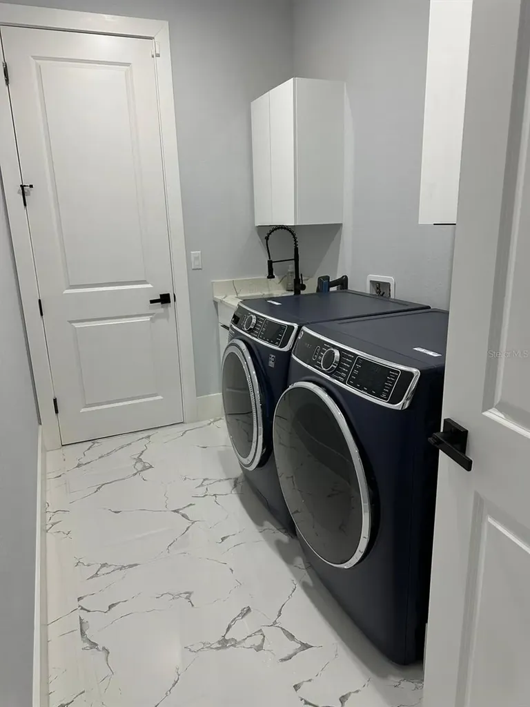 21 NW 7th Street Cape Coral FL 33993