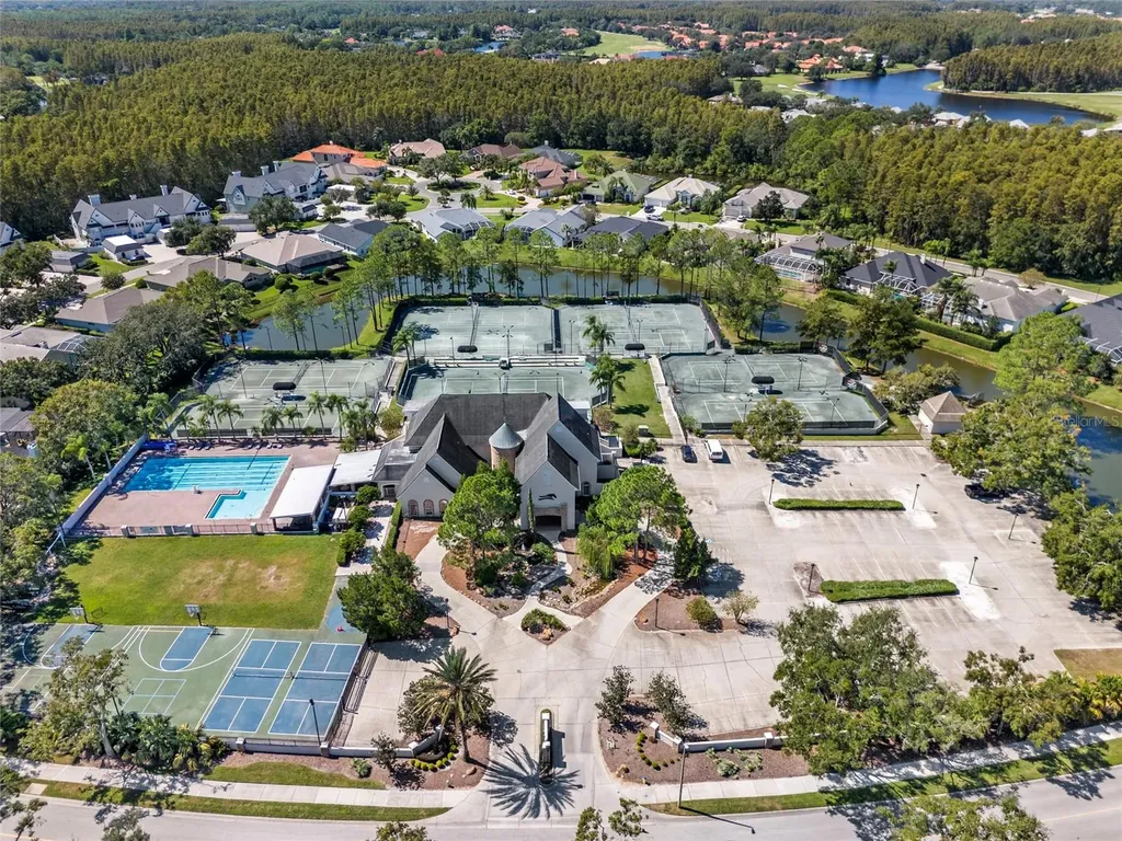 5542 Avenue Du Soleil Lutz FL 33558