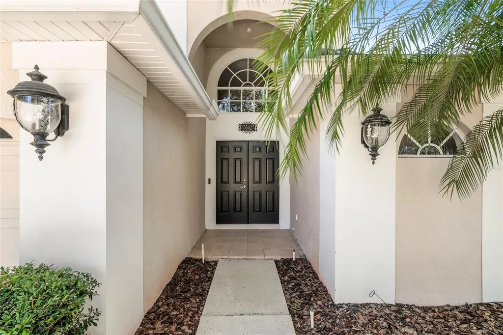 5542 Avenue Du Soleil Lutz FL 33558