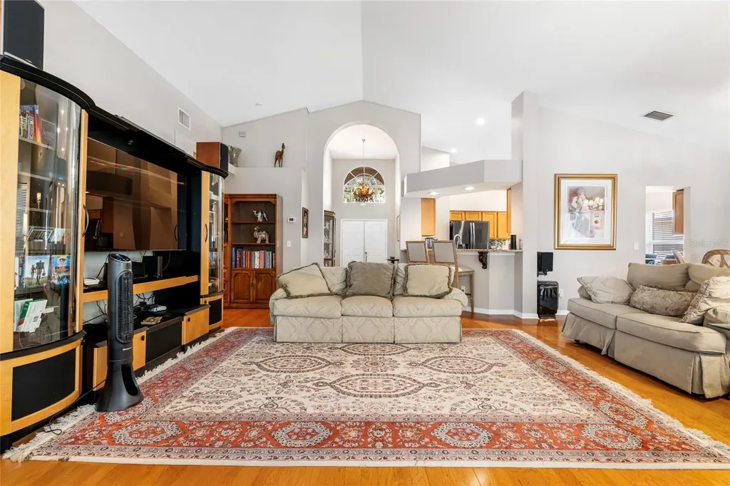5542 Avenue Du Soleil Lutz FL 33558