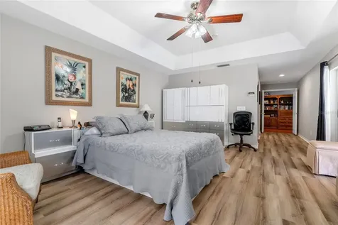 5542 Avenue Du Soleil Lutz FL 33558