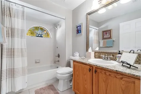 5542 Avenue Du Soleil Lutz FL 33558