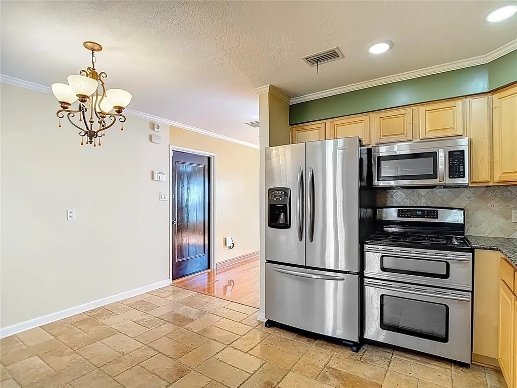 4323 5th Street Zephyrhills FL 33542