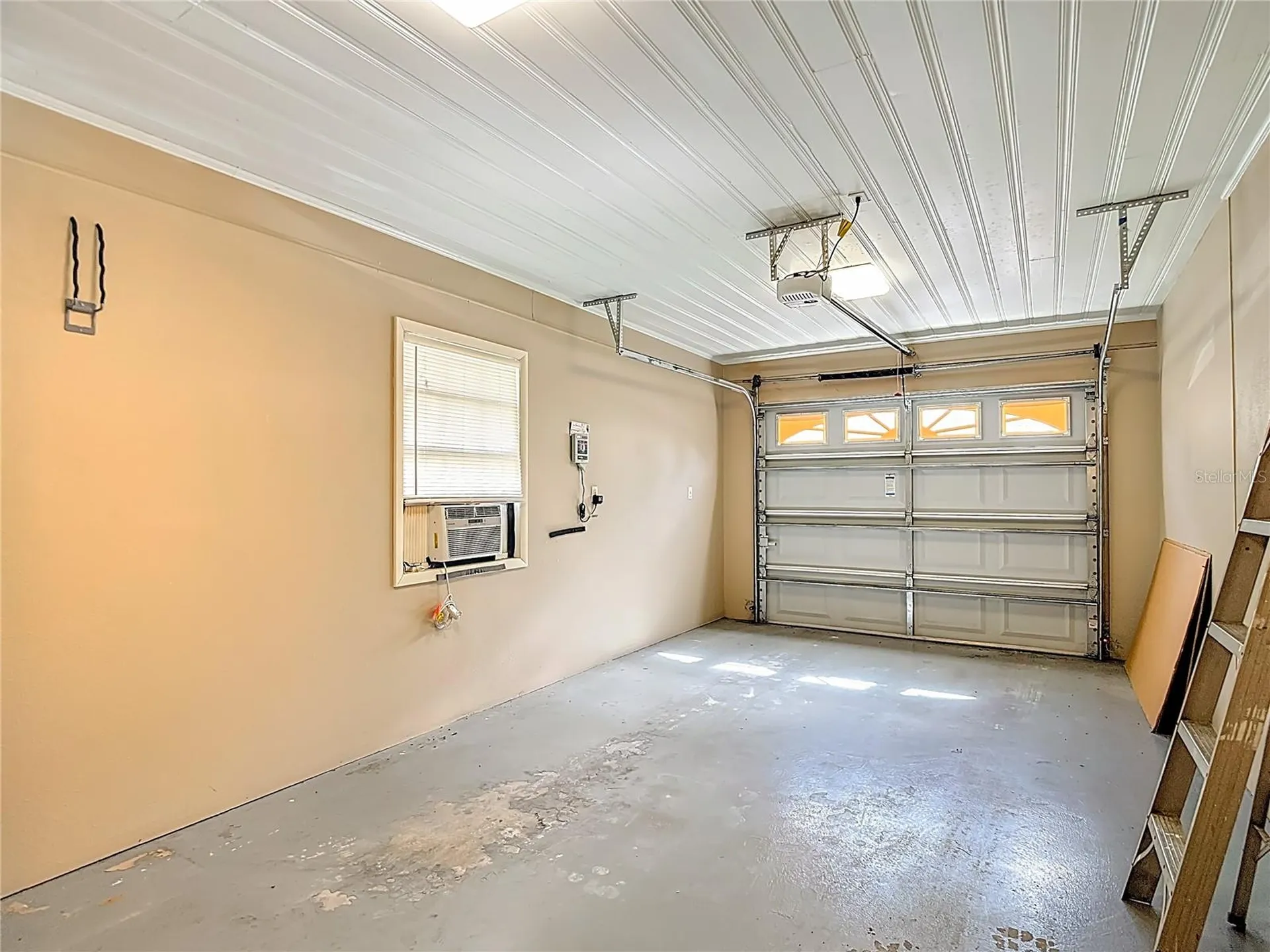 4323 5th Street Zephyrhills FL 33542
