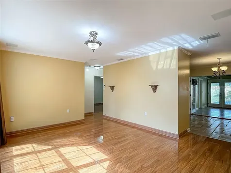 4323 5th Street Zephyrhills FL 33542
