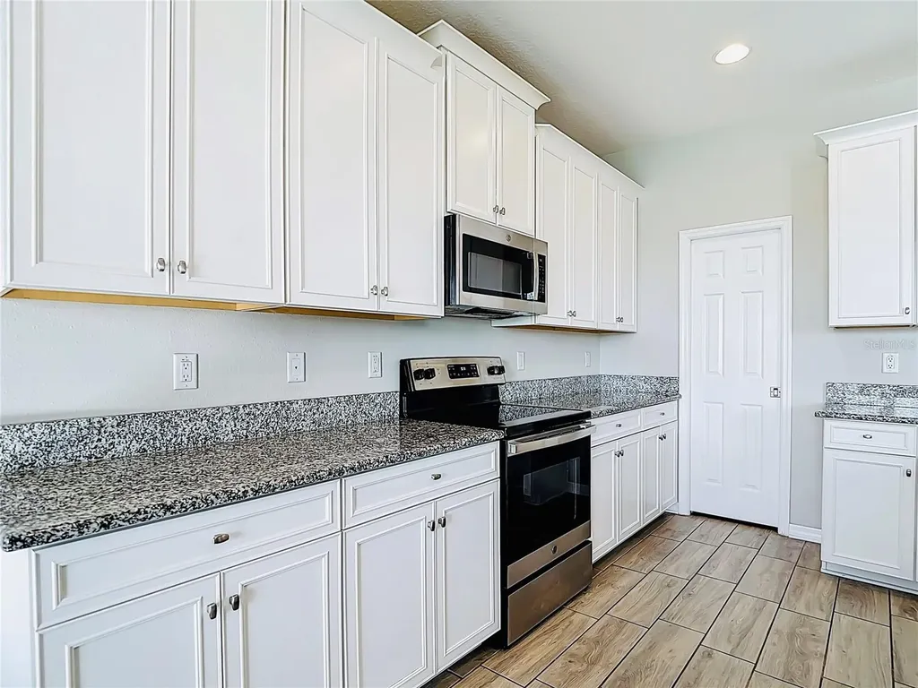 2960 Autumn Rock Drive Zephyrhills FL 33540