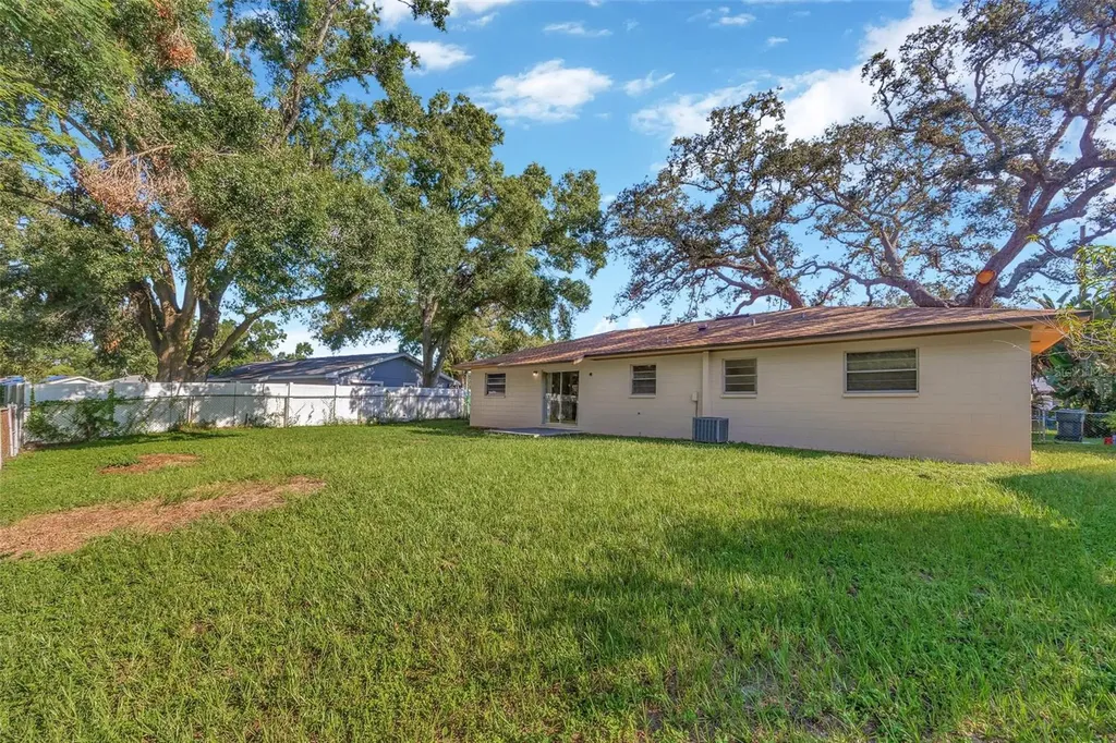 4429 Dolphin Drive Tampa FL 33617
