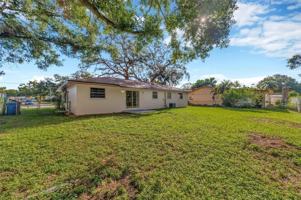 4429 Dolphin Drive Tampa FL 33617