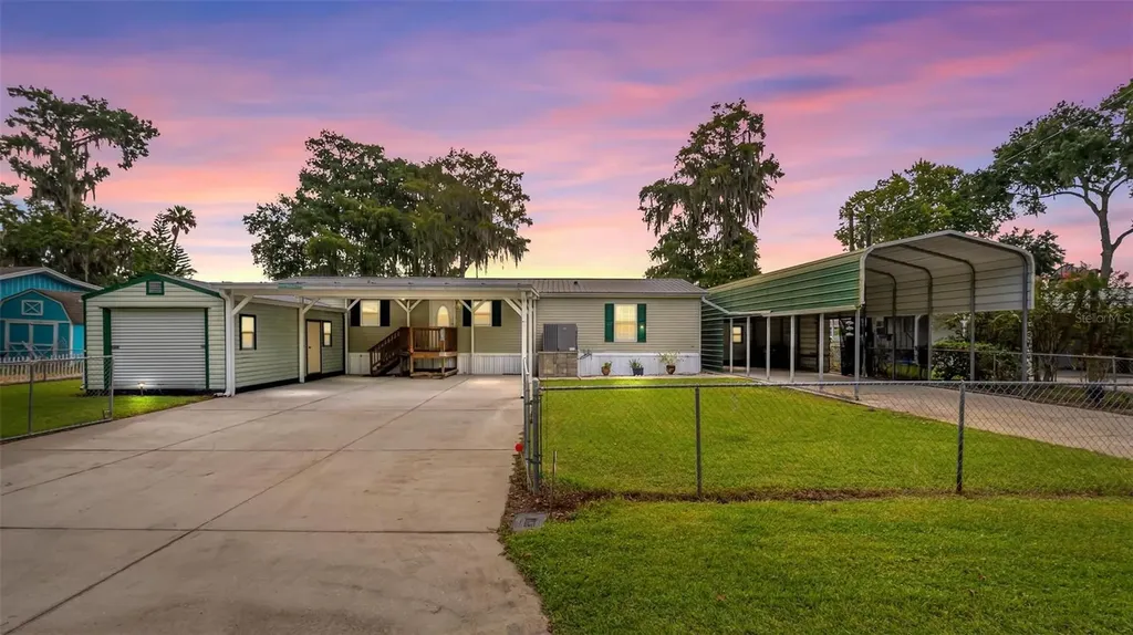 56310 Redbud Road Astor FL 32102