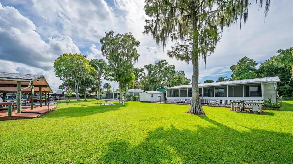 56310 Redbud Road Astor FL 32102
