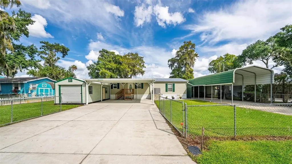 56310 Redbud Road Astor FL 32102