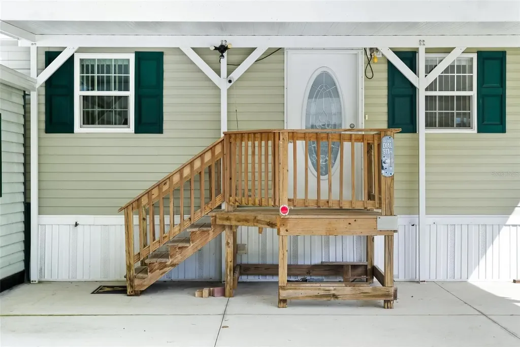 56310 Redbud Road Astor FL 32102