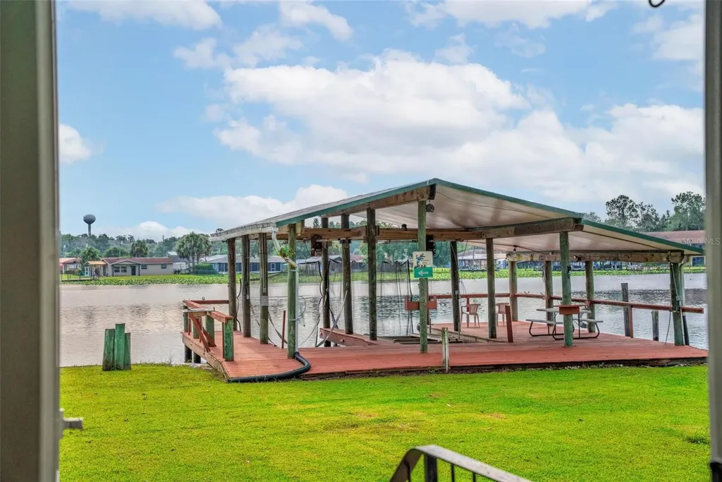 56310 Redbud Road Astor FL 32102