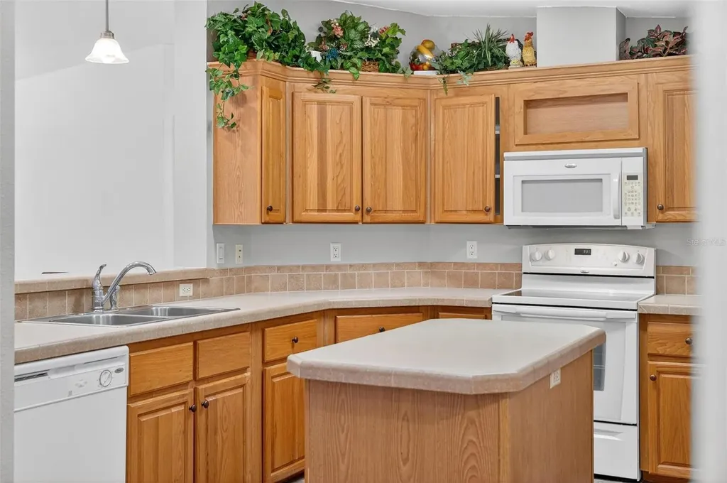 56310 Redbud Road Astor FL 32102
