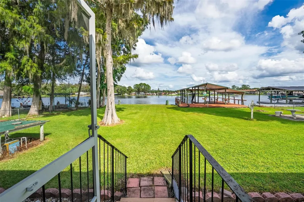 56310 Redbud Road Astor FL 32102