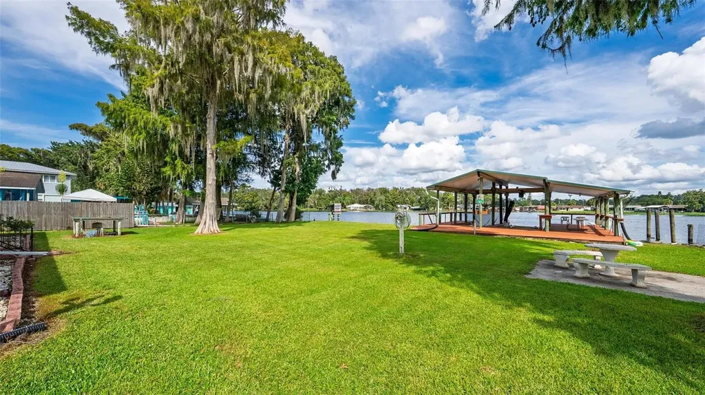56310 Redbud Road Astor FL 32102