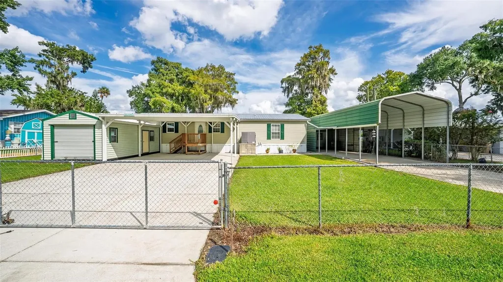 56310 Redbud Road Astor FL 32102