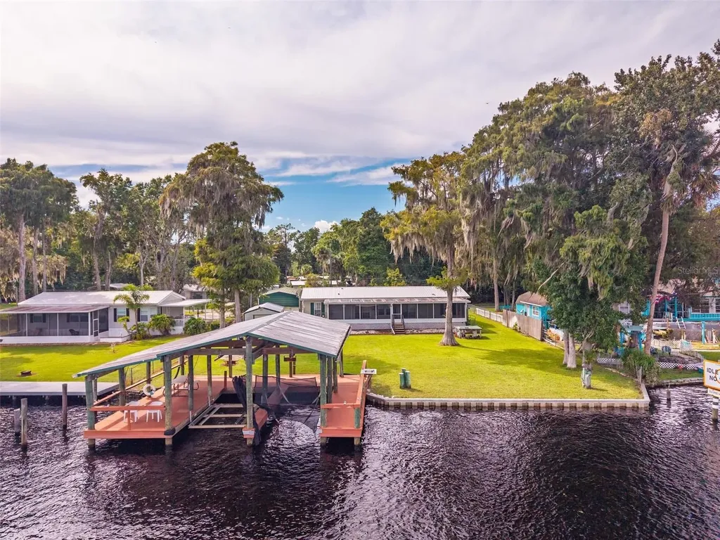 56310 Redbud Road Astor FL 32102
