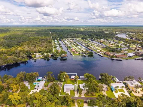 56310 Redbud Road Astor FL 32102