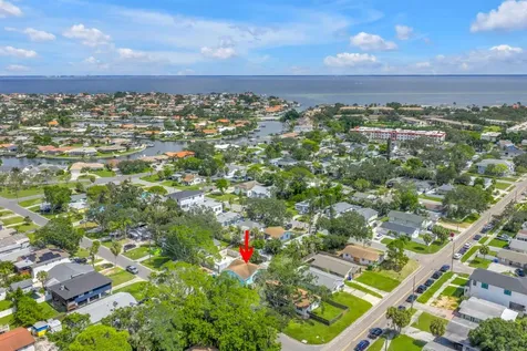 1820 Montana Avenue NE St Petersburg FL 33703