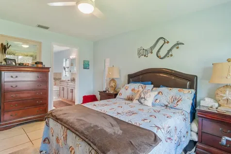 8232 Wawana Road North Port FL 34287