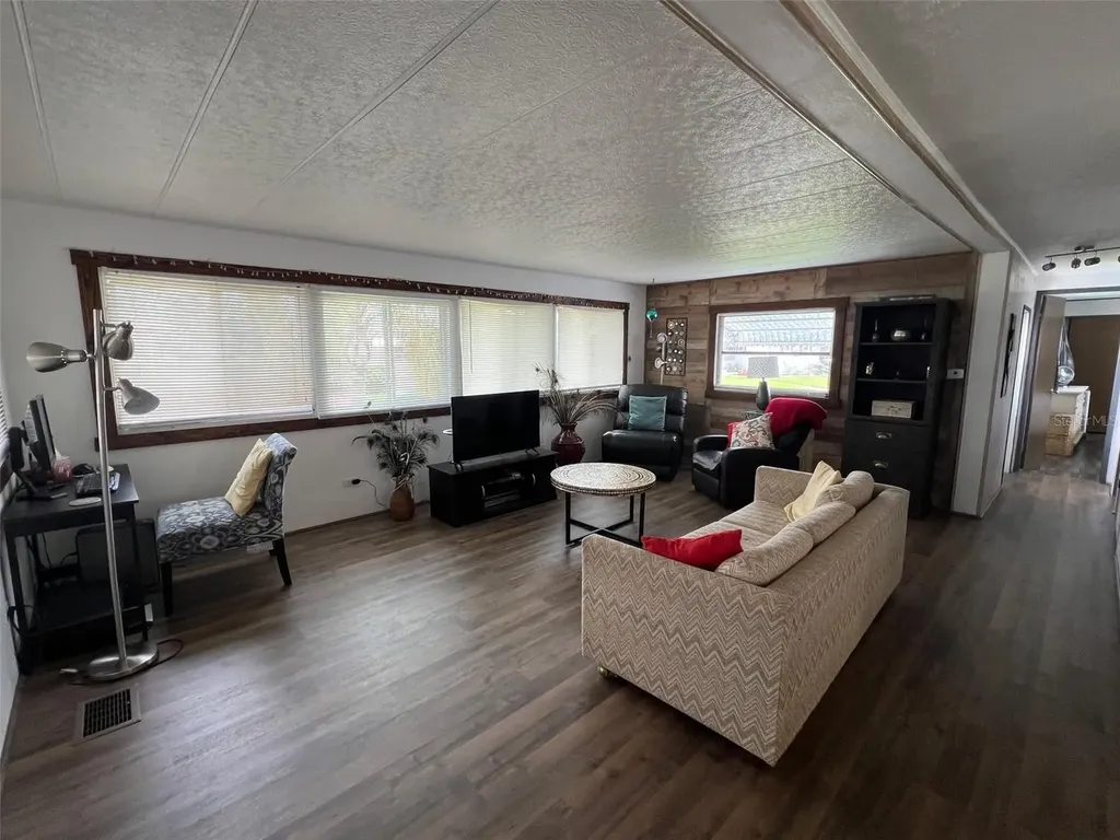 13225 101st Street Largo FL 33773