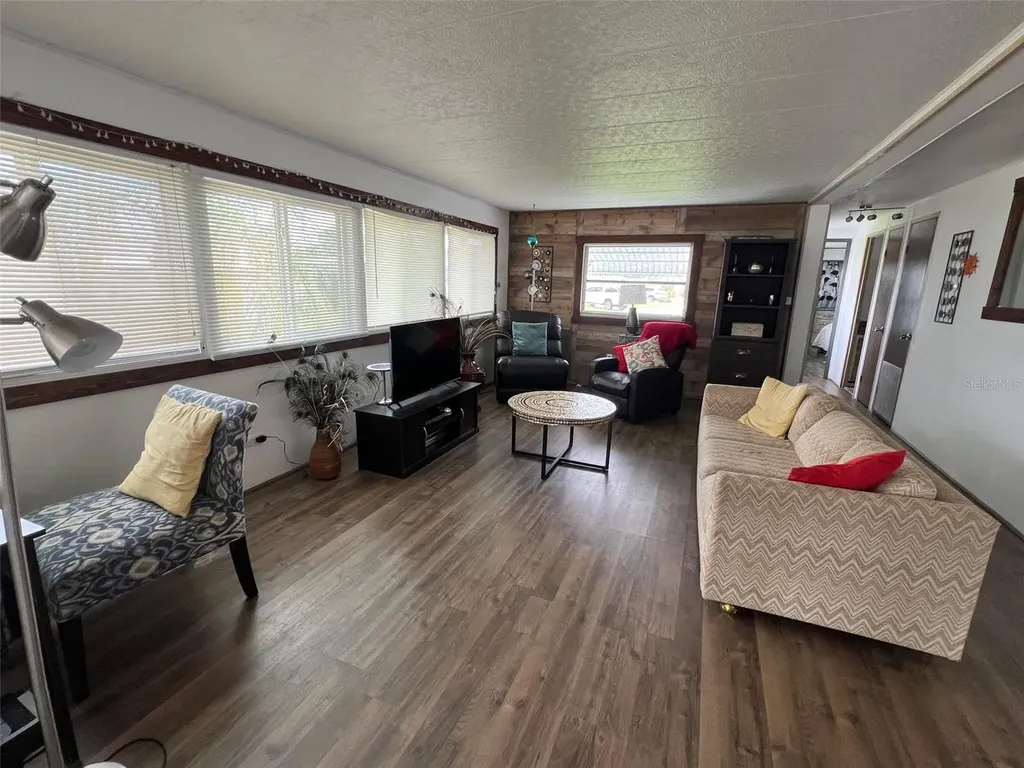 13225 101st Street Largo FL 33773