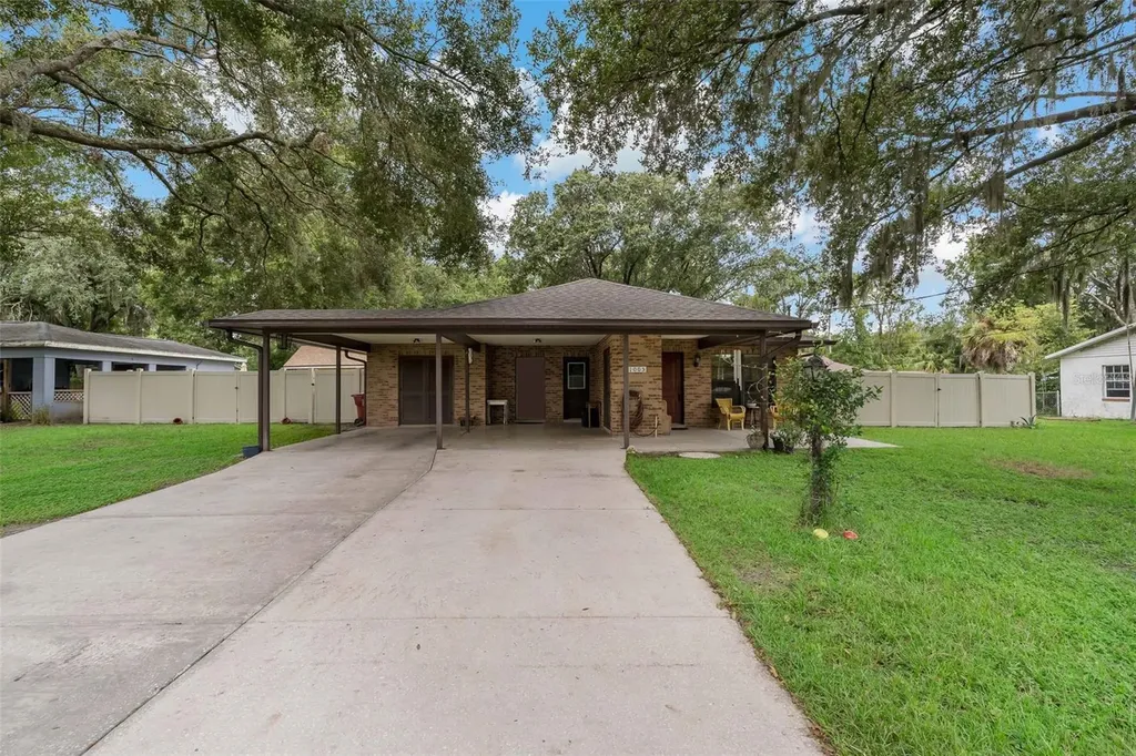 1005 N Vermont Street Plant City FL 33563