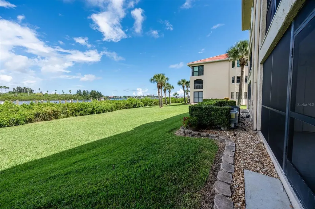 462 Bouchelle Drive New Smyrna Beach FL 32169