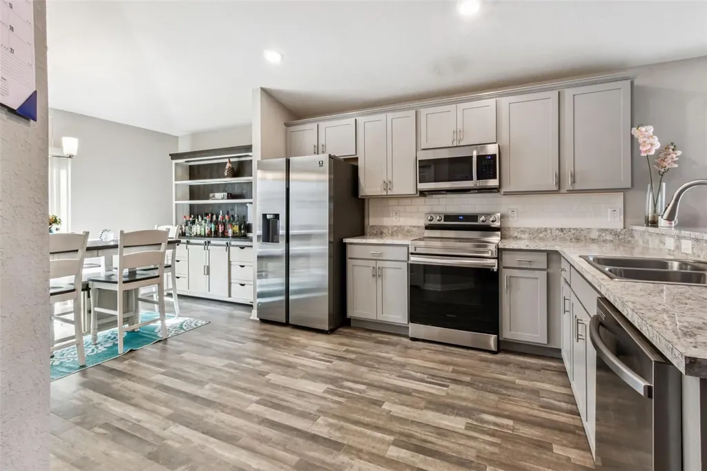 6977 Abbywood Lane Zephyrhills FL 33541