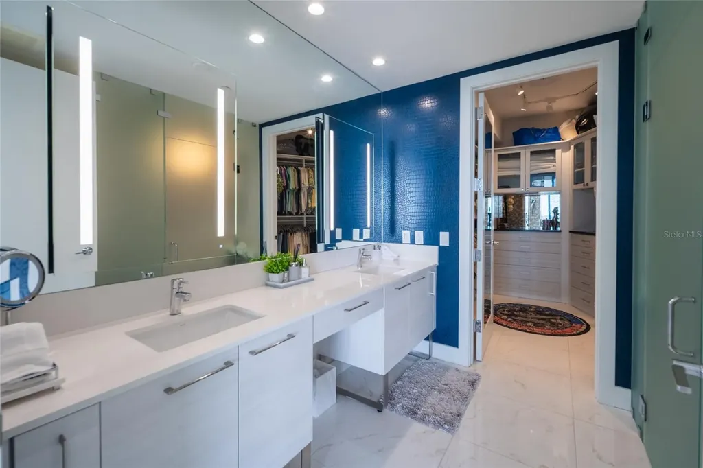 1155 N Gulfstream Avenue Sarasota FL 34236