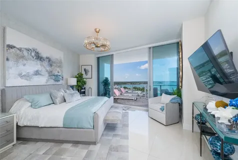 1155 N Gulfstream Avenue Sarasota FL 34236
