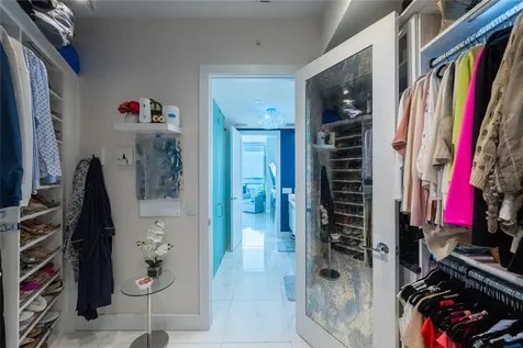 1155 N Gulfstream Avenue Sarasota FL 34236